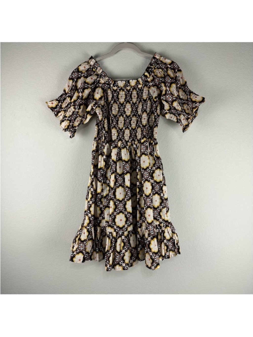 Smocked Short-Sleeve Mille Resort Merida Floral Dress in Black and Cream